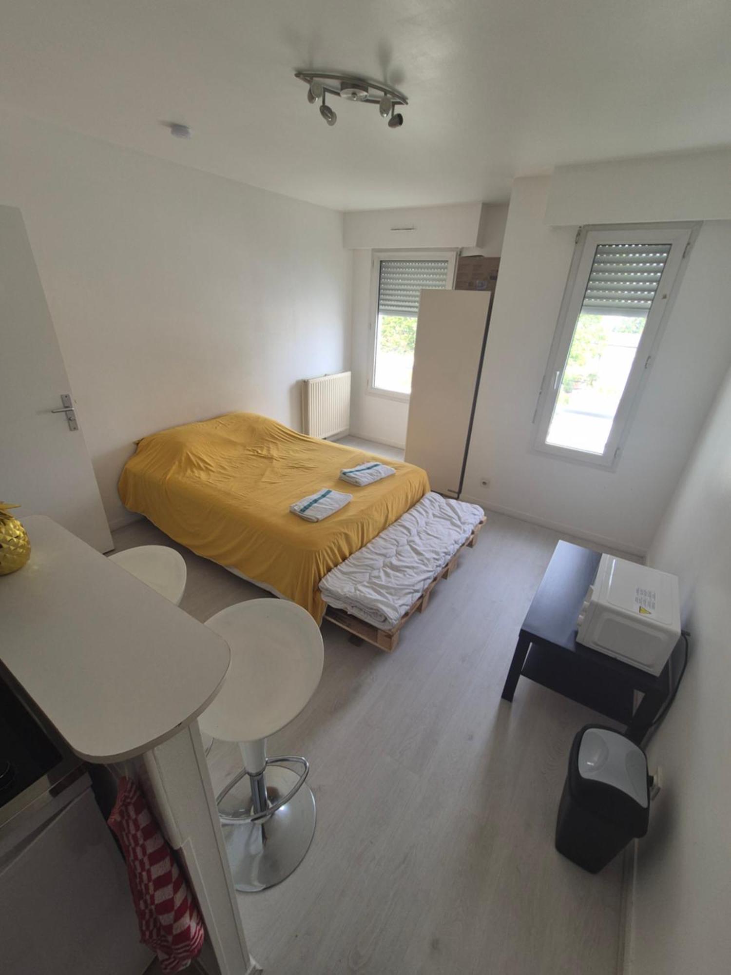 Studio A Suresnes Bagian luar foto