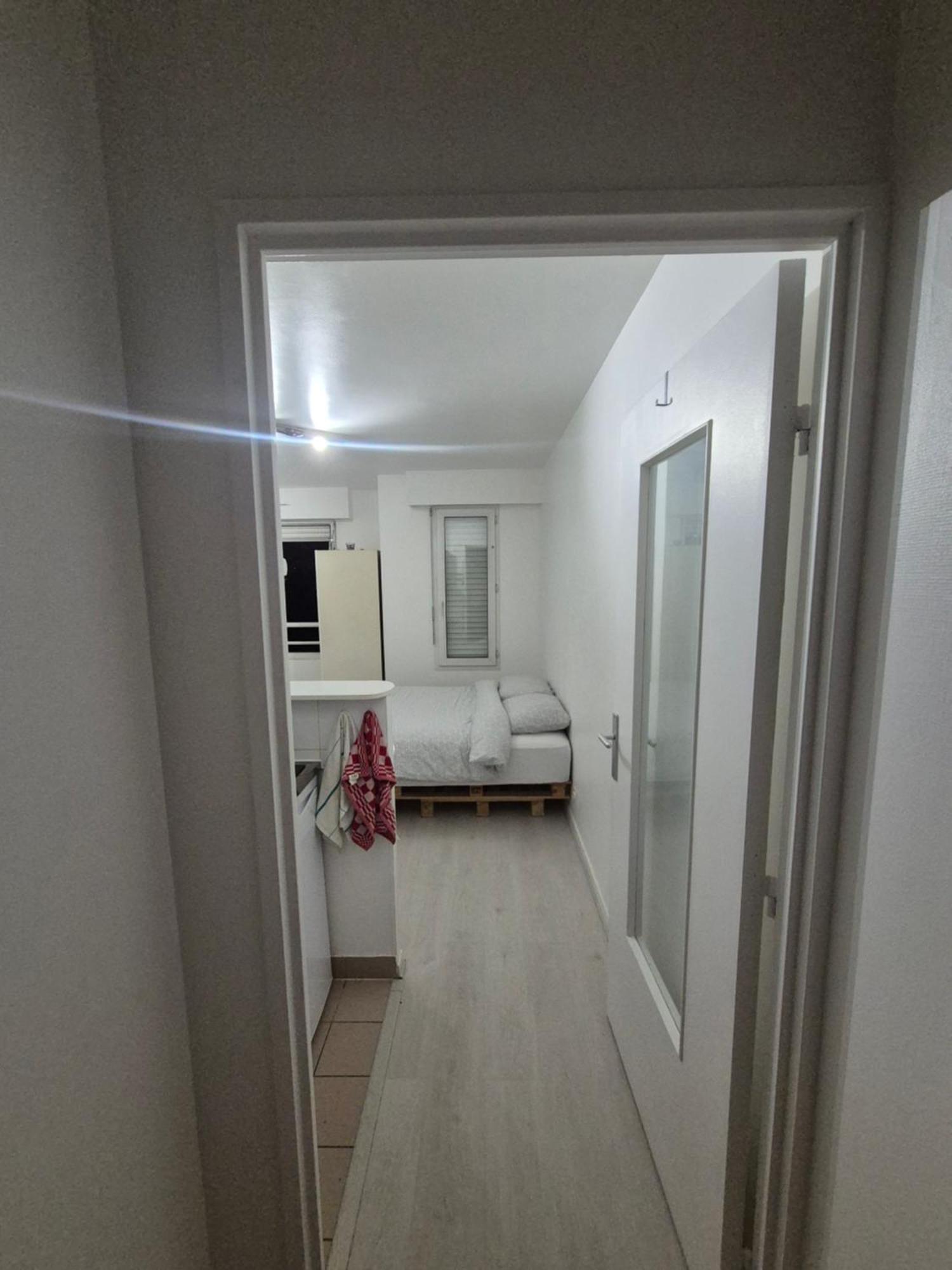 Studio A Suresnes Ruang foto