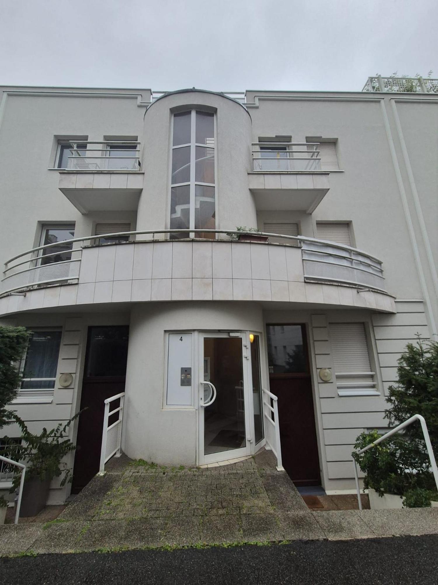 Studio A Suresnes Bagian luar foto